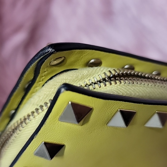 Authentic Valentino Garavani Rockstud Leather wallet - Preloved